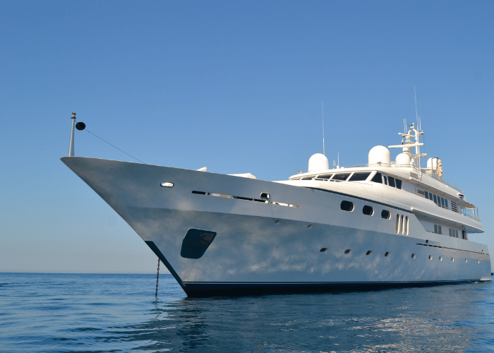 yacht in the ocean representation of yachting lawyer services